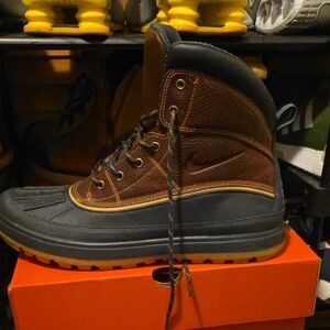 Nike Men's Black and Brown Rain Boots